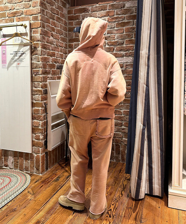 Heg.さんの「BEAMS WOMEN｜【別注】Clarks ORIGINALS / Desert Boot GORE-TEX（R）」を使ったコーディネート