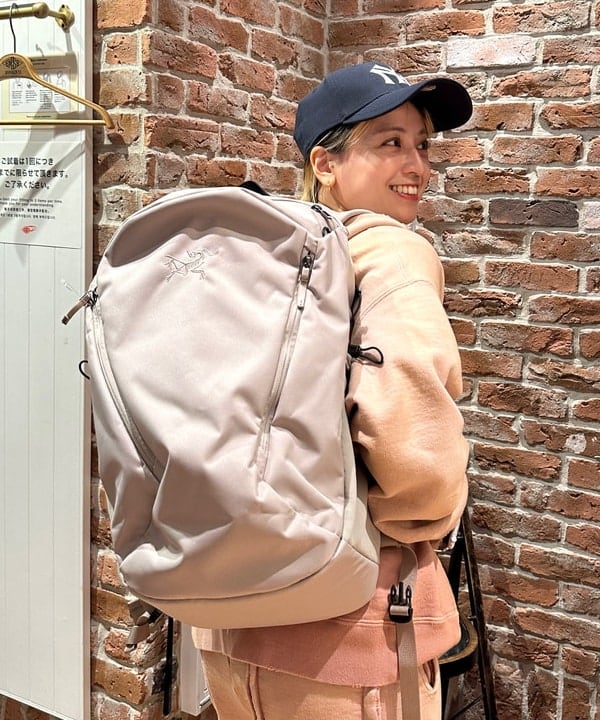 Heg.さんの「BEAMS WOMEN｜【別注】Clarks ORIGINALS / Desert Boot GORE-TEX（R）」を使ったコーディネート