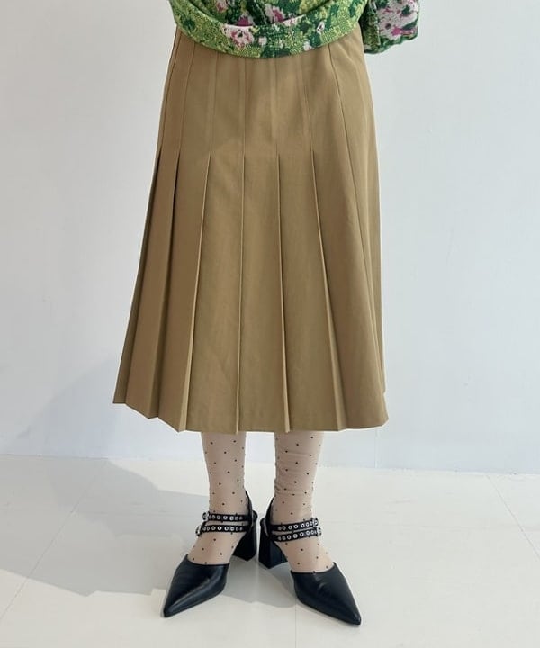 ナカノ アイさんの「BEAMS WOMEN｜【別注】GIM CONTEXT / Garden ニット」を使ったコーディネート