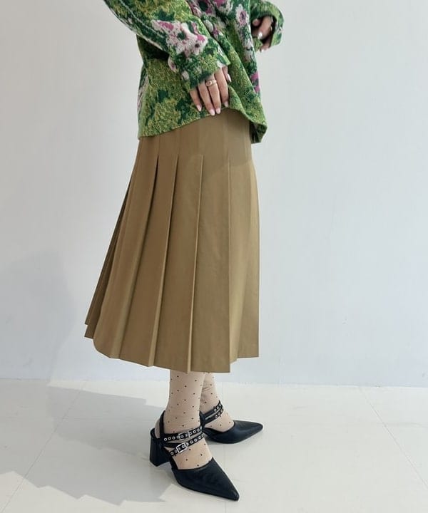 ナカノ アイさんの「BEAMS WOMEN｜【別注】GIM CONTEXT / Garden ニット」を使ったコーディネート