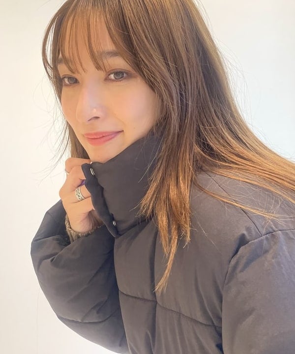 松本 佳菜子さんの「BEAMS WOMEN｜【別注】BOUSSOLE / ボーダージップ ニット カーディガン」を使ったコーディネート