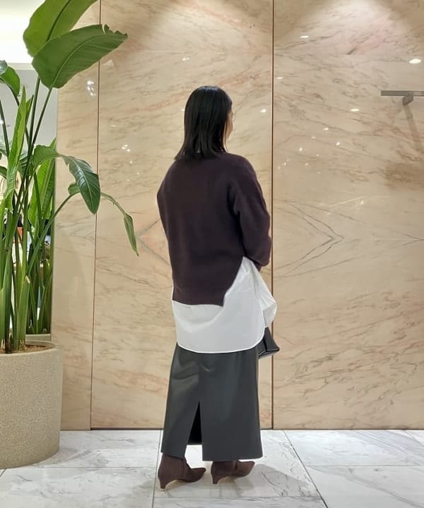 小笠原 楓さんの「BEAMS WOMEN｜【別注】BATONER / カシミヤフォックス クルーネック ニット」を使ったコーディネート