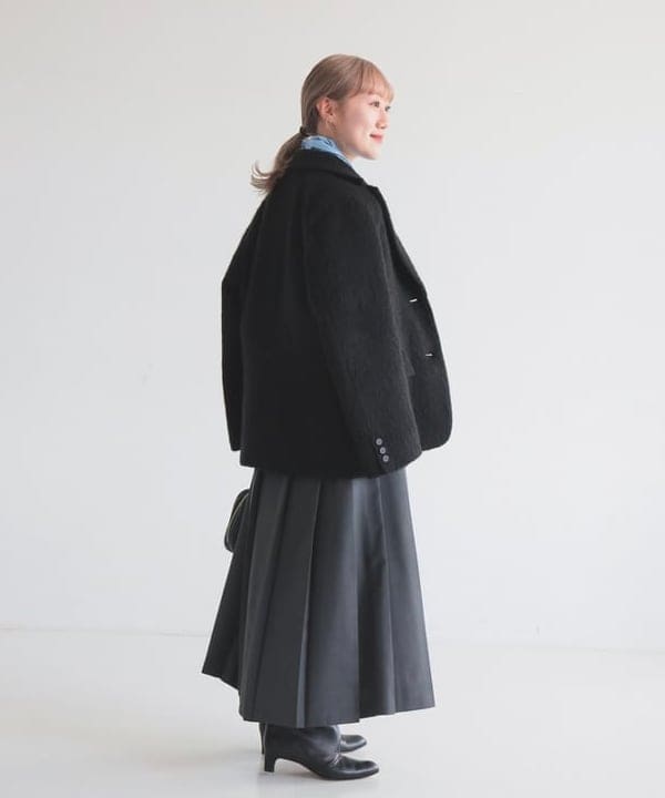 大浦 栞さんの「BEAMS WOMEN｜モヘヤループ シャギー ジャケット」を使ったコーディネート