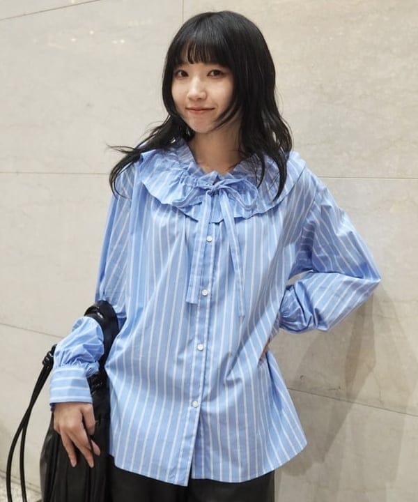 加歩さんの「BEAMS WOMEN｜フリルカラー リボン ブラウス」を使ったコーディネート