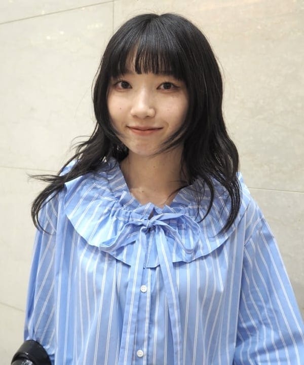 加歩さんの「BEAMS WOMEN｜フリルカラー リボン ブラウス」を使ったコーディネート