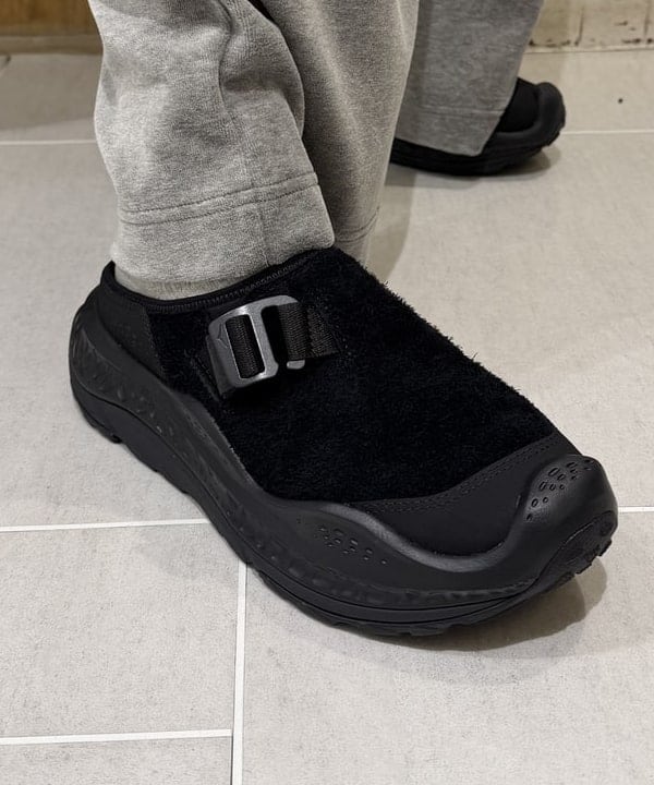 マツミヤさんの「BEAMS WOMEN｜ベロア ワイド スウェット パンツ」を使ったコーディネート