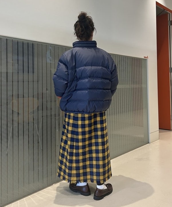 清水 彩乃さんの「BEAMS WOMEN｜リバーシブル ダウン ジャケット」を使ったコーディネート