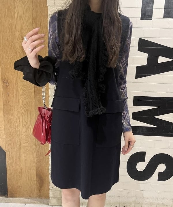 江口 息吹さんの「BEAMS WOMEN｜フリル フード マフラー」を使ったコーディネート