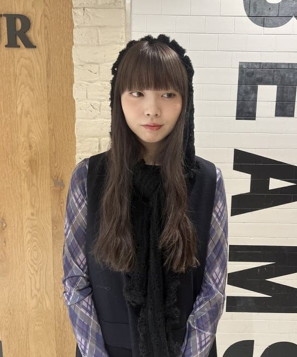 江口 息吹さんの「BEAMS WOMEN｜フリル フード マフラー」を使ったコーディネート