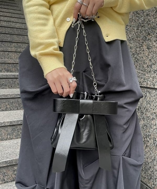 松本 佳菜子さんの「BEAMS WOMEN｜リボン チェーン バッグ」を使ったコーディネート