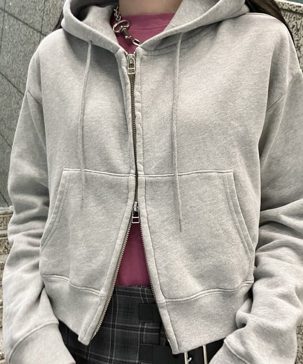 加歩さんの「BEAMS WOMEN｜【別注】Marmot / ショート ダウンジャケット」を使ったコーディネート