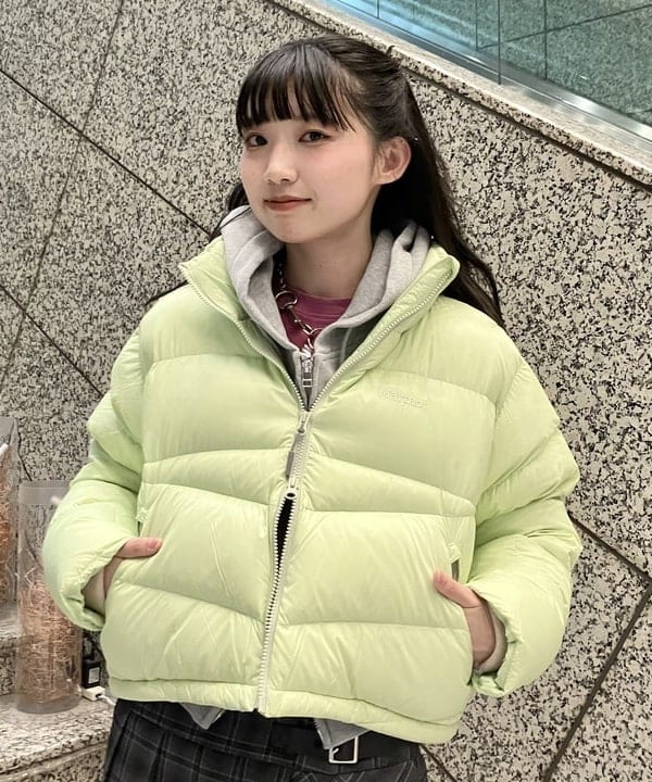 加歩さんの「BEAMS WOMEN｜【別注】Marmot / ショート ダウンジャケット」を使ったコーディネート