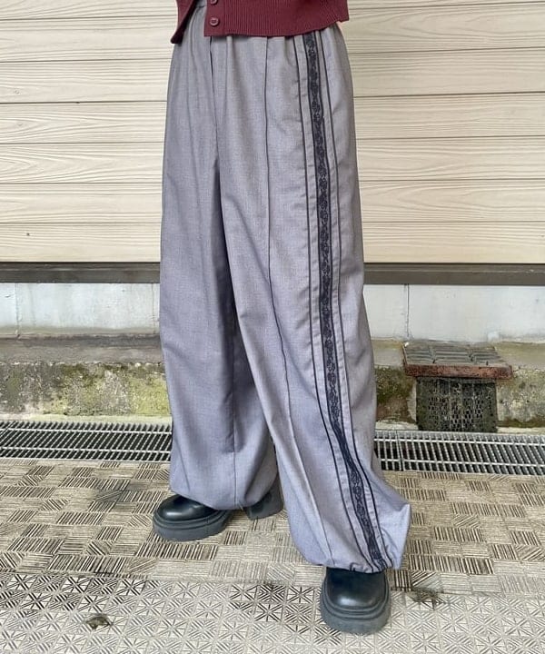 カタヤマ アヤさんの「BEAMS WOMEN｜【別注】FRED PERRY / Tipped Collar Cardigan」を使ったコーディネート