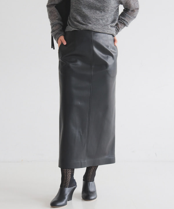 佐藤 美樹さんの「BEAMS WOMEN｜モヘヤ オフ タートル プルオーバー」を使ったコーディネート