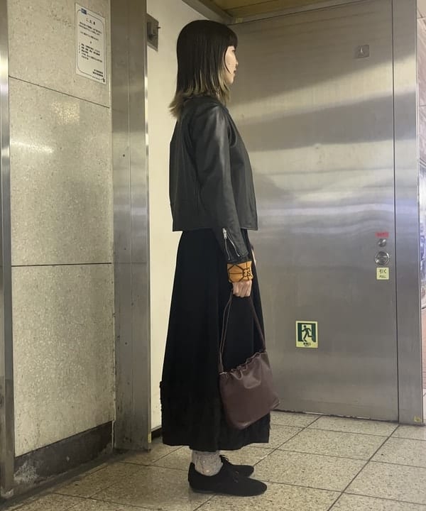 中平 あみさんの「BEAMS WOMEN｜【別注】YanYan / June collared cardigan」を使ったコーディネート