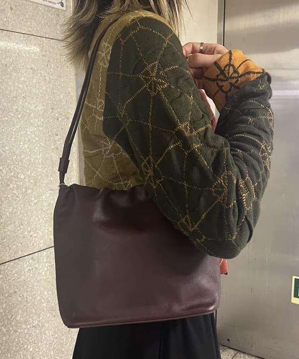 中平 あみさんの「BEAMS WOMEN｜【別注】YanYan / June collared cardigan」を使ったコーディネート