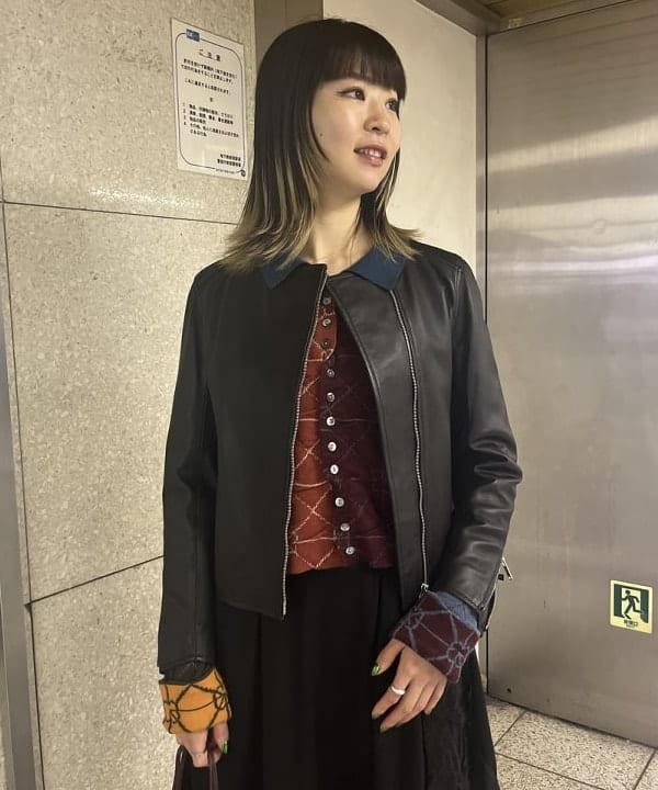 中平 あみさんの「BEAMS WOMEN｜【別注】YanYan / June collared cardigan」を使ったコーディネート