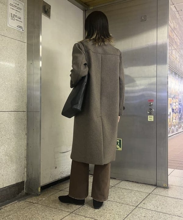 中平 あみさんの「BEAMS WOMEN｜AK+1 / ボンディング コート」を使ったコーディネート