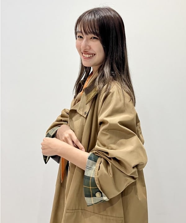 茂野 真楓さんの「BEAMS WOMEN｜【別注】BARBOUR / BURGHLEY ロングコート」を使ったコーディネート