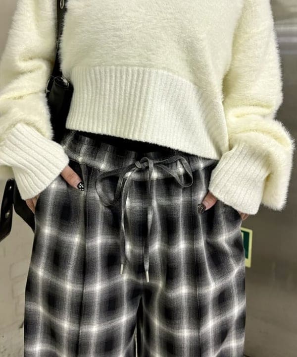 ヒカリさんの「BEAMS WOMEN｜フェザー シャギー スキッパー ニット」を使ったコーディネート