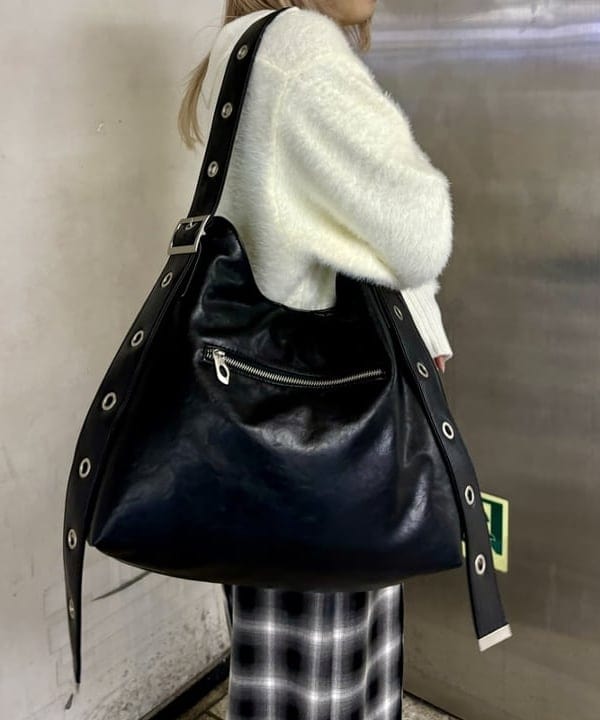 ヒカリさんの「BEAMS WOMEN｜フェザー シャギー スキッパー ニット」を使ったコーディネート