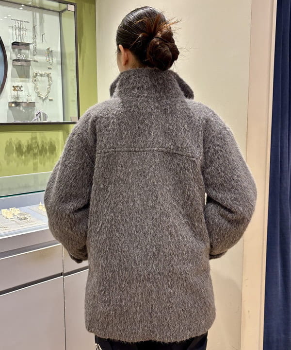 ちりこさんの「BEAMS WOMEN｜シャギースタンド カラー ハーフ コート」を使ったコーディネート