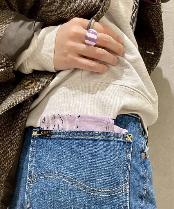 小原 もこさんの「BEAMS WOMEN｜【別注】Lee &times; maturely / デニム アシメ パンツ」を使ったコーディネート