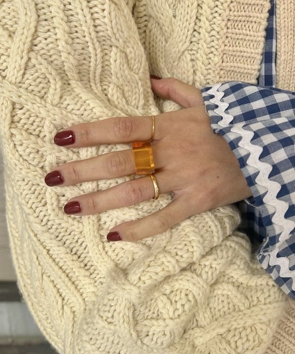 MATSUMOTO AMIさんの「BEAMS WOMEN｜3ゲージ 2トーン アラン カーディガン」を使ったコーディネート