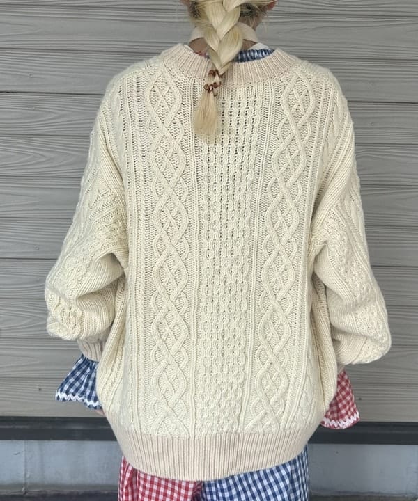 MATSUMOTO AMIさんの「BEAMS WOMEN｜3ゲージ 2トーン アラン カーディガン」を使ったコーディネート