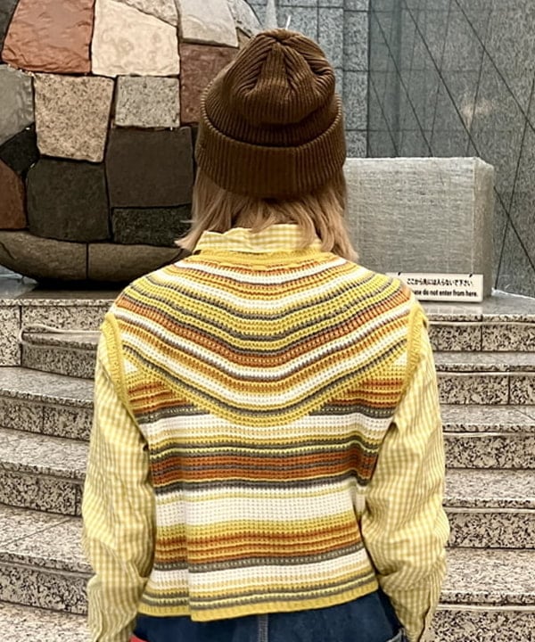 小原 もこさんの「BEAMS WOMEN｜マルチボーダー ベスト」を使ったコーディネート