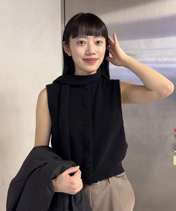 野村 美紅さんの「BEAMS WOMEN｜カフ デタッチャブル ダブルジャケット」を使ったコーディネート