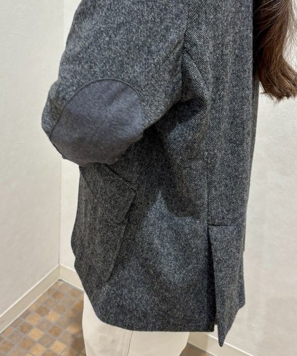 サイトウ　トモミさんの「BEAMS WOMEN｜ツイード スリーボタン ビッグジャケット」を使ったコーディネート