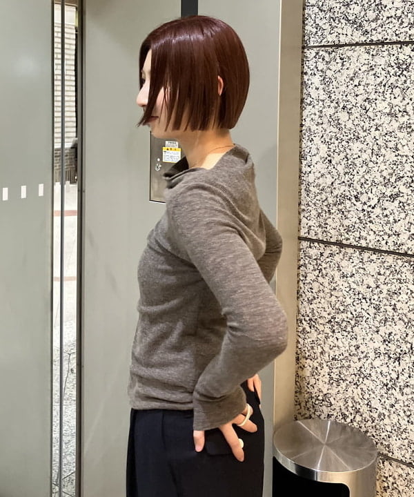 NATSUKIさんの「BEAMS WOMEN｜AK+1 / 片畦 アシメトリーネック プルオーバー」を使ったコーディネート