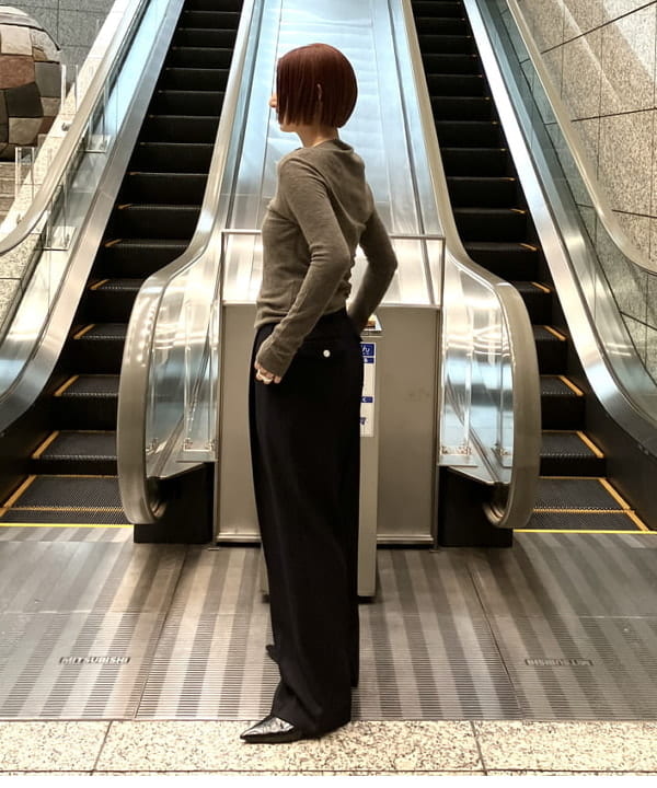 NATSUKIさんの「BEAMS WOMEN｜AK+1 / 片畦 アシメトリーネック プルオーバー」を使ったコーディネート