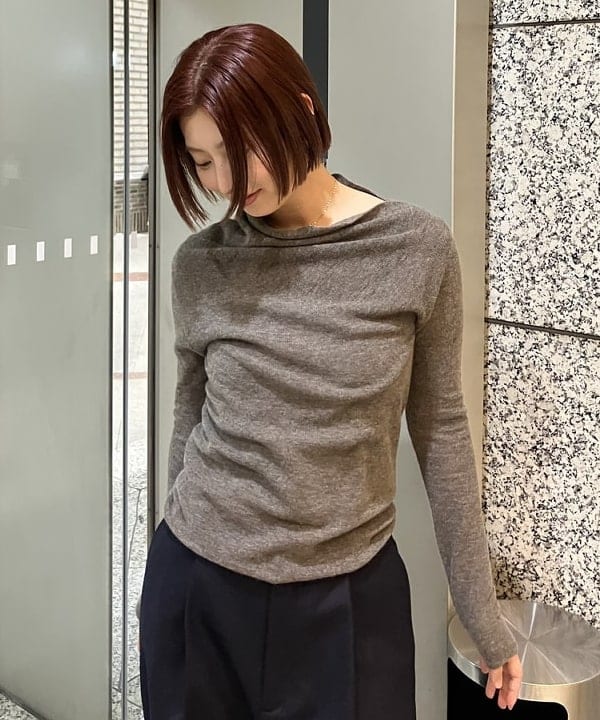 NATSUKIさんの「BEAMS WOMEN｜AK+1 / 片畦 アシメトリーネック プルオーバー」を使ったコーディネート