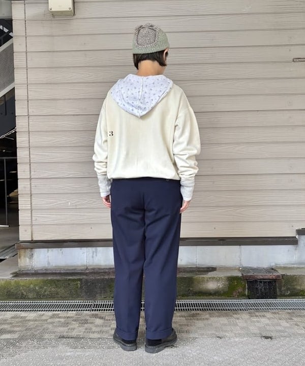 つぼさんの「BEAMS WOMEN｜【別注】 WAREHOUSE & CO. / ステンシル13 前V スウェット」を使ったコーディネート