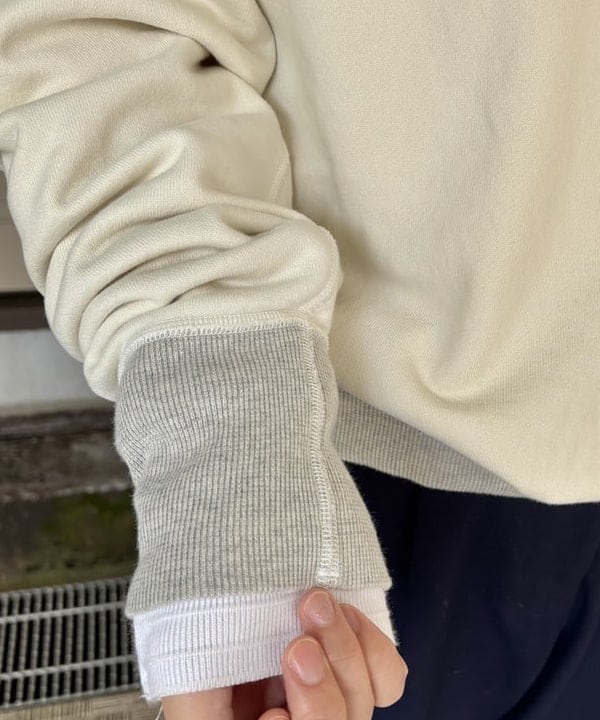 つぼさんの「BEAMS WOMEN｜【別注】 WAREHOUSE & CO. / ステンシル13 前V スウェット」を使ったコーディネート