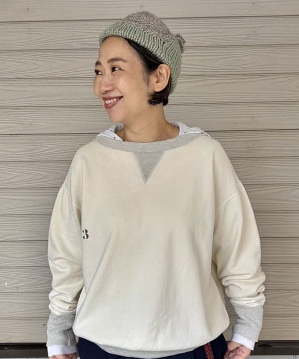 つぼさんの「BEAMS WOMEN｜【別注】 WAREHOUSE & CO. / ステンシル13 前V スウェット」を使ったコーディネート