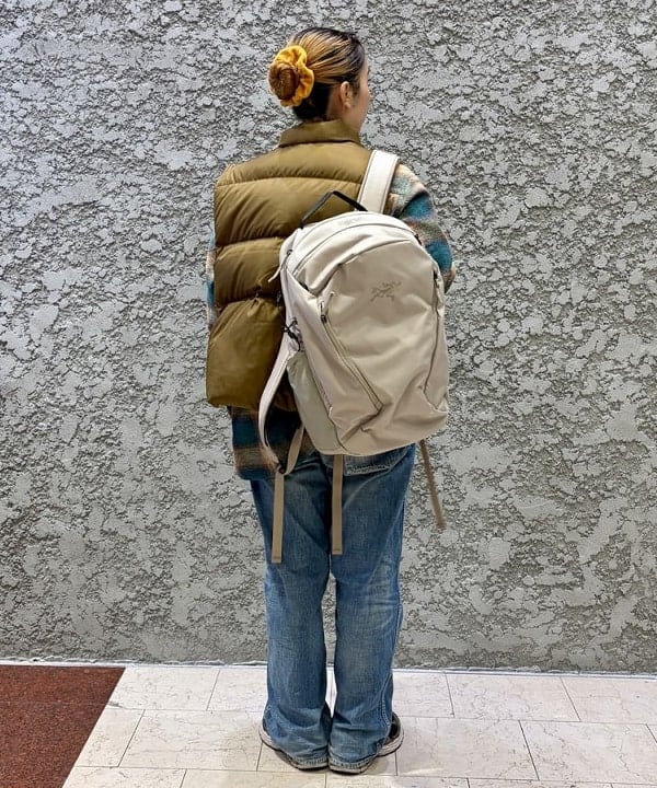 たぐみさんの「BEAMS WOMEN｜リバーシブル ダウン ベスト」を使ったコーディネート