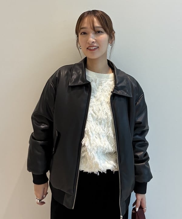 松本 佳菜子さんの「BEAMS WOMEN｜フェイクレザー ナカワタボマー ブルゾン」を使ったコーディネート
