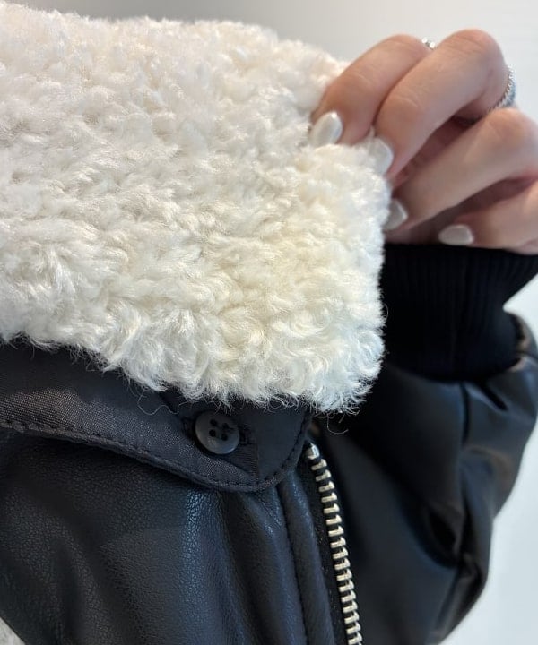 松本 佳菜子さんの「BEAMS WOMEN｜フェイクレザー ナカワタボマー ブルゾン」を使ったコーディネート