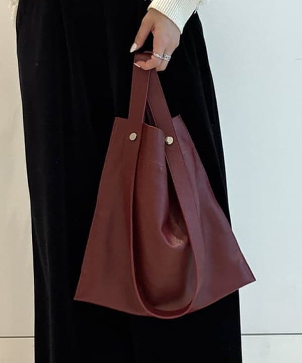 松本 佳菜子さんの「BEAMS WOMEN｜フェイクレザー ナカワタボマー ブルゾン」を使ったコーディネート