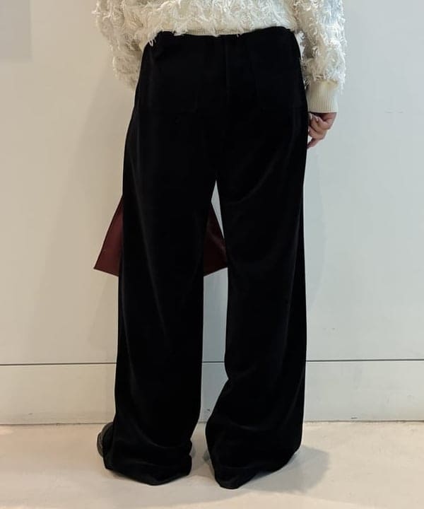 松本 佳菜子さんの「BEAMS WOMEN｜フェイクレザー ナカワタボマー ブルゾン」を使ったコーディネート