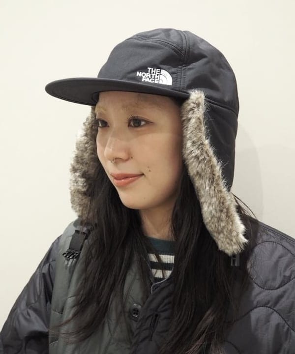 ばるたんさんの「BEAMS WOMEN｜クレイジー デタッチ スリーブ ライナー」を使ったコーディネート