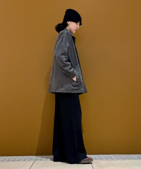 kigoさんの「AK+1 / スムース ニットパンツ」を使ったコーディネート