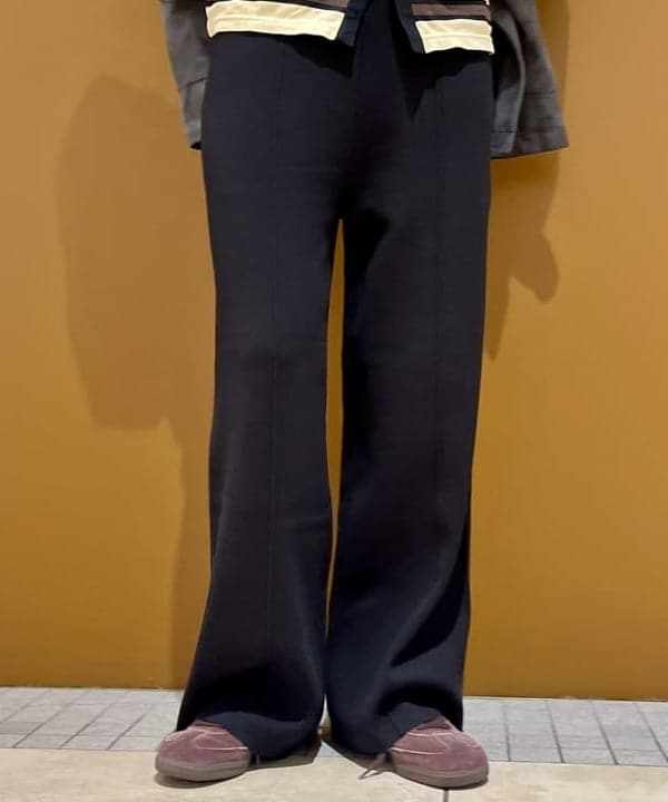 kigoさんの「AK+1 / スムース ニットパンツ」を使ったコーディネート