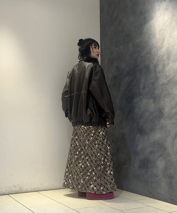 星野 真依さんの「BEAMS WOMEN｜DANTON / LAMBS WOOL CREWNECK CARDIGAN」を使ったコーディネート