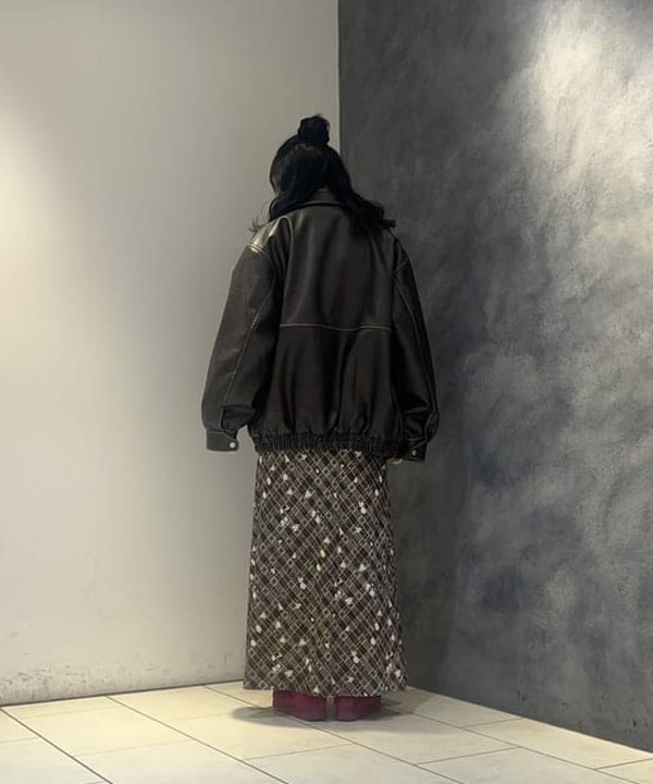 星野 真依さんの「BEAMS WOMEN｜DANTON / LAMBS WOOL CREWNECK CARDIGAN」を使ったコーディネート