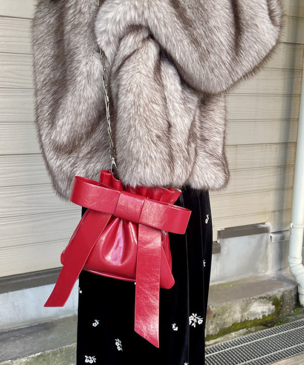 カタヤマ アヤさんの「BEAMS WOMEN｜フェイクファー ショート ブルゾン」を使ったコーディネート