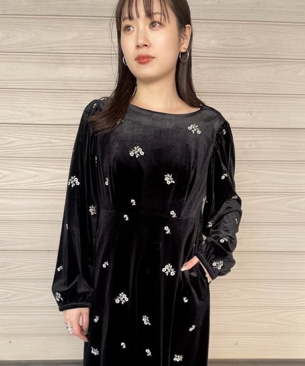 カタヤマ アヤさんの「BEAMS WOMEN｜フェイクファー ショート ブルゾン」を使ったコーディネート